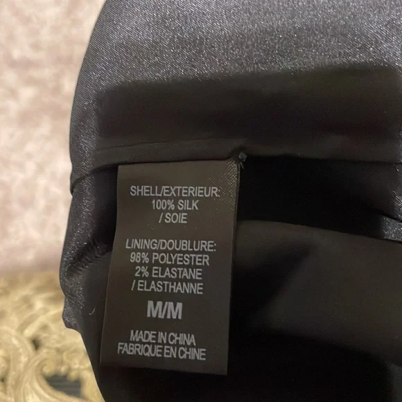 No label -black, satin like camisole with a little stretch. 100% Silk; size M - Picture 3 of 4